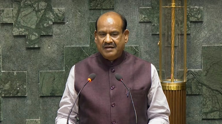 लोकसभा में विपक्षी सांसदों का प्रदर्शन; स्पीकर ओम बिरला ने कड़ी कार्रवाई की चेतावनी दी - शाह टाइम्स एक्सक्लूसिव कवरेज
