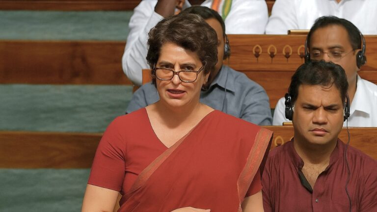 लोकसभा में ऑपरेशन सिंदूर बहस के दौरान भाषण देतीं प्रियंका गांधी @ शाह टाइम्स
