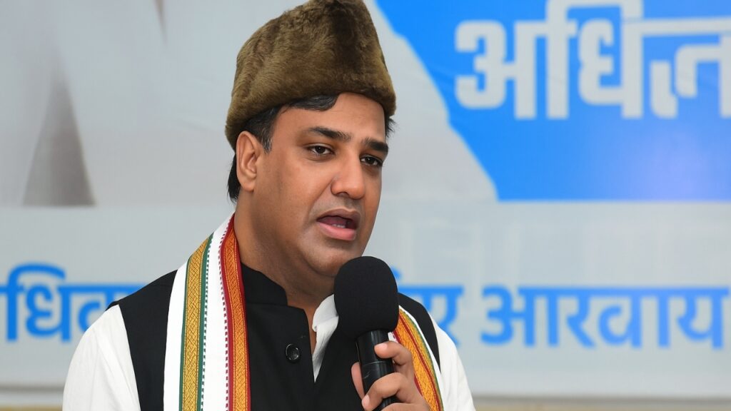 Shahnawaz Alam speaking at Speak Up program, demanding minority protection law – Shah Times