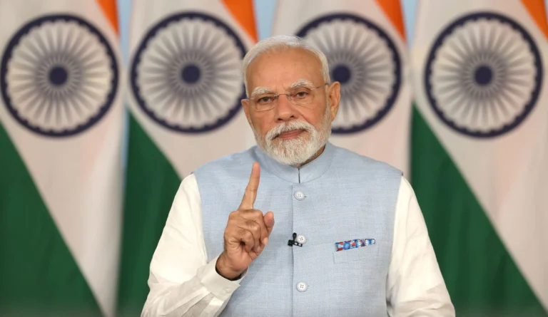 प्रधानमंत्री नरेंद्र मोदी राष्ट्र को संबोधित करते हुए GST बचत उत्सव की घोषणा करते हुए।