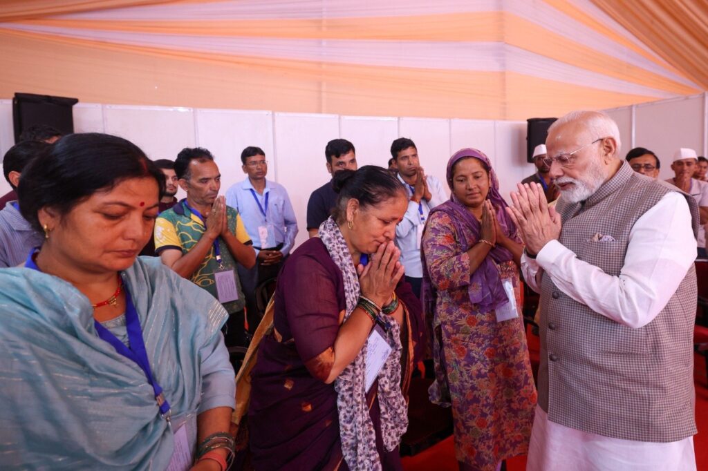 PM Modi addressing officials during Uttarakhand