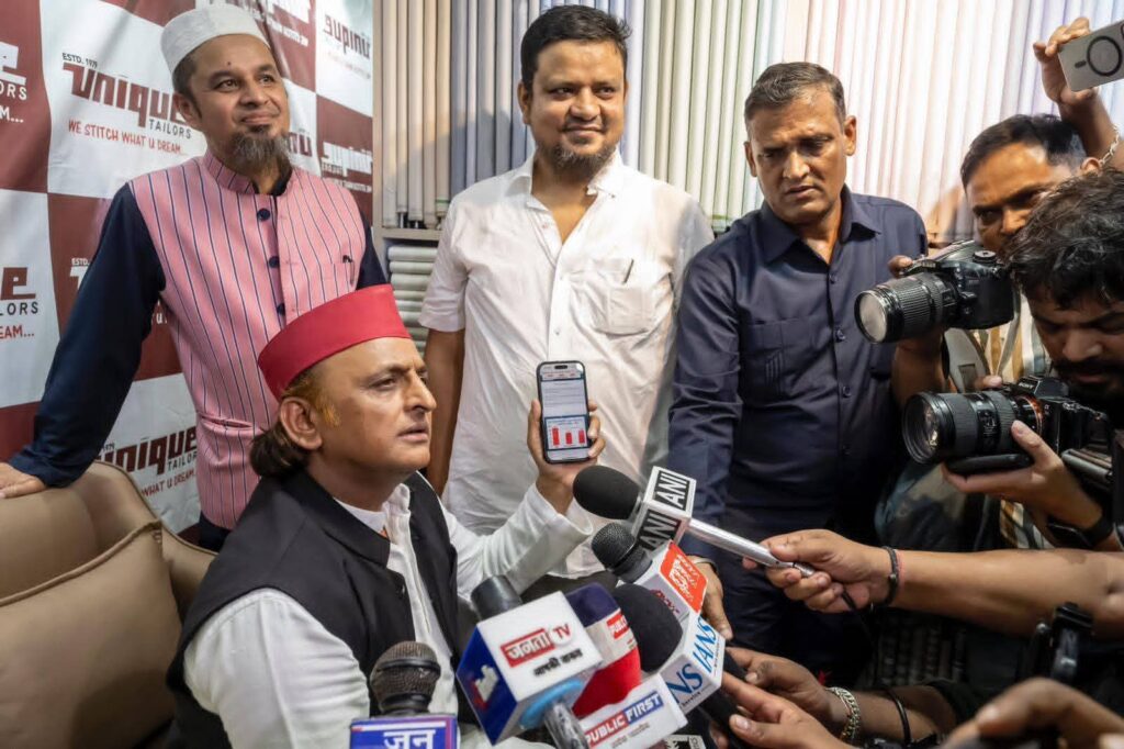 आज़म ख़ाँ की रिहाई पर अखिलेश यादव का भाजपा पर तीखा वार।