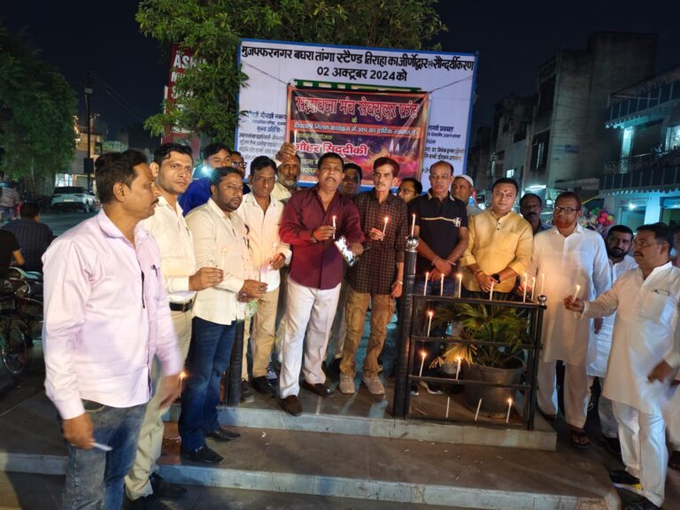People of all religions lighting lamps together at the Diwali Milan programme at Muzaffarnagar Baghra Tonga Stand.