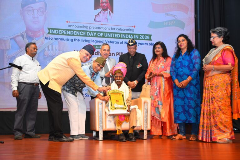 सुभारती विश्वविद्यालय में अखंड भारत दिवस व सरदार पटेल जयंती का आयोजन, 101 वर्षीय आज़ाद हिंद फौज के सैनिक लेफ्टिनेंट आर. माधवन पिल्लई की उपस्थिति।”