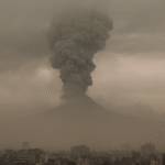 इथियोपिया ज्वालामुखी राख भारत पहुंची, उड़ानें रद्द, दिल्ली में AQI 400 के पार. वैज्ञानिकों ने चेतावनी दी, असर शाम तक कम होने की उम्मीद.